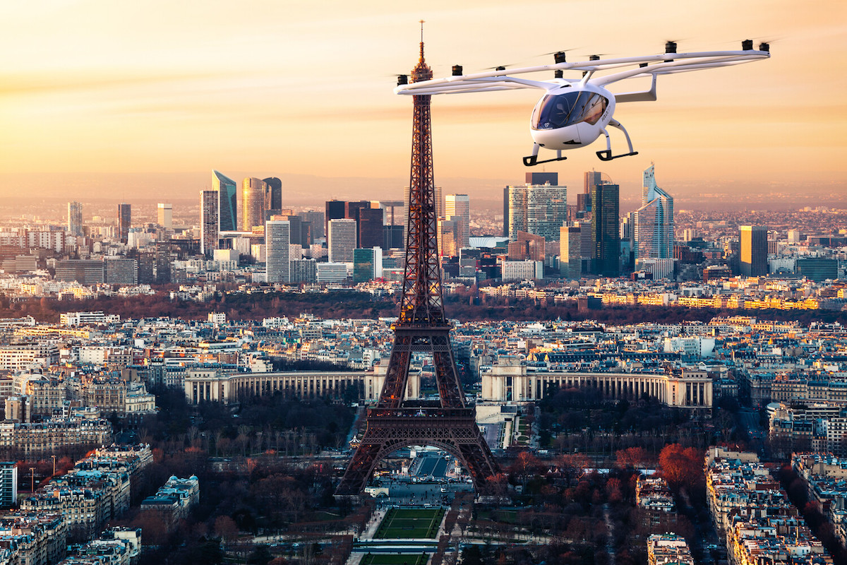 Drone crashes in paris